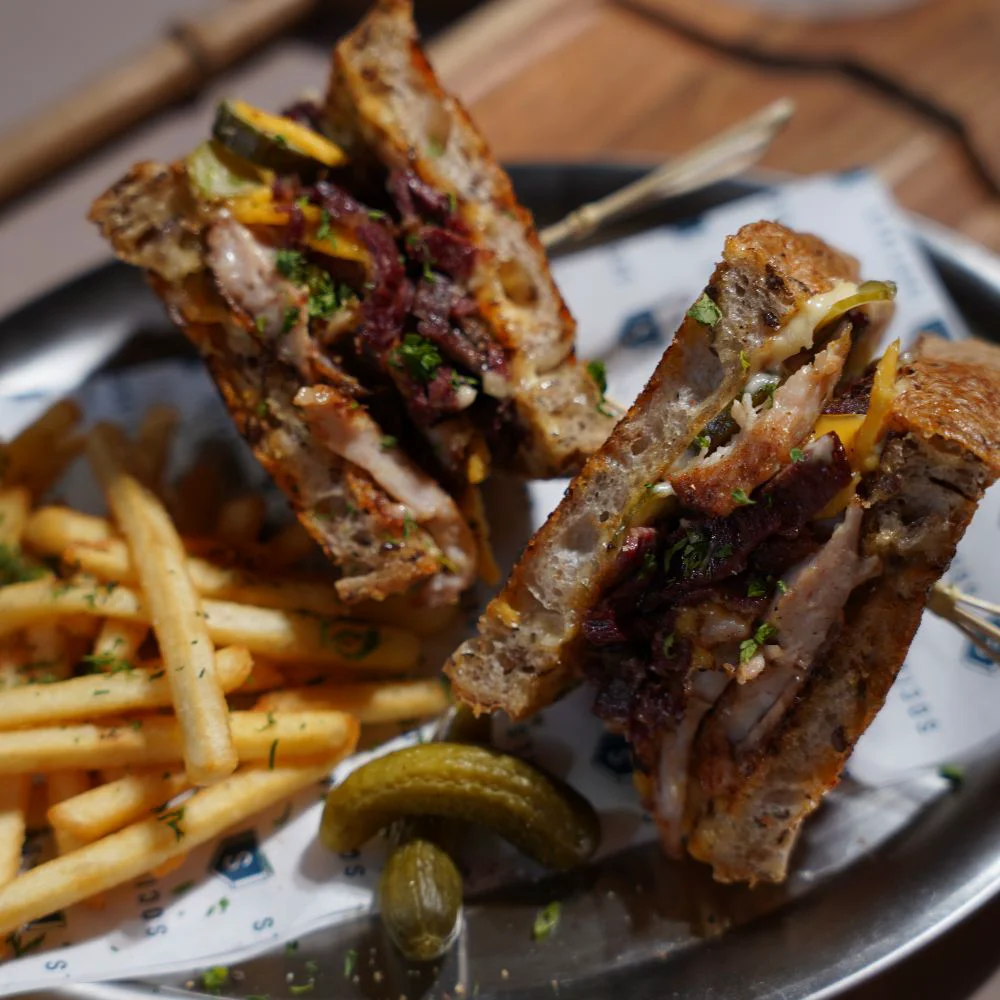 CHICKEN AND BACON SANDWICH