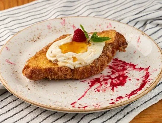 Mango murabbosi va kremli fransuz tosti
