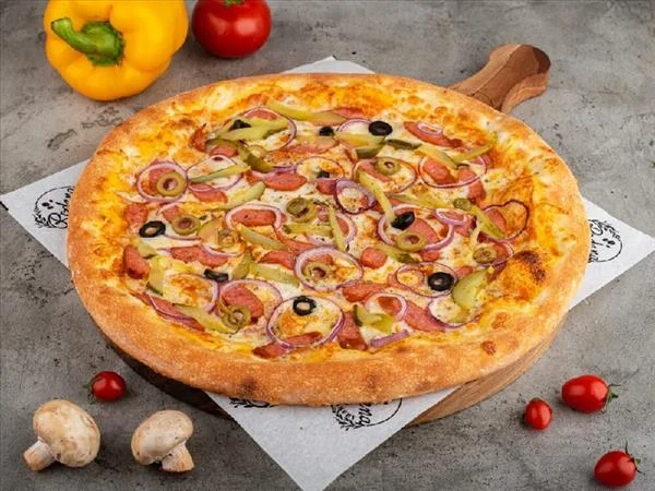 Mini pizza ovchi kolbasa